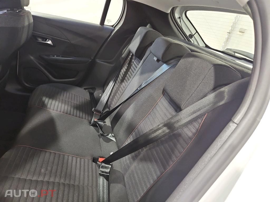 Peugeot E-208 50 kWh Active