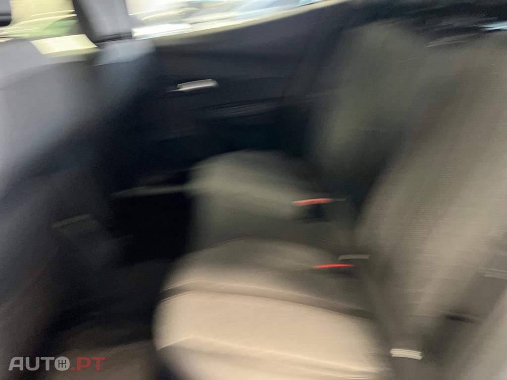 Peugeot E-2008 50 kWh Allure