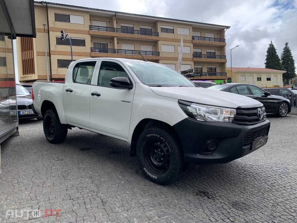 Toyota Hilux 2.4 D-4D 2WD CD