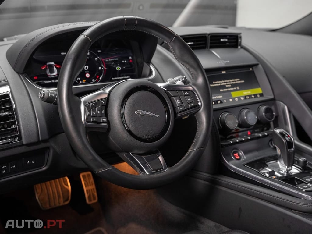 Jaguar F-Type 2.0 i4 R-Dynamic Black