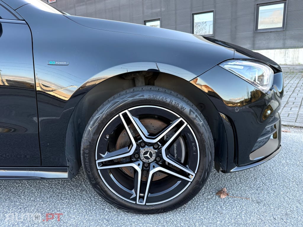 Mercedes-Benz CLA 250 e Shooting Brake 8G-DCT AMG Line