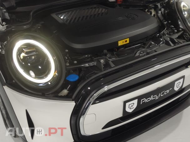 MINI Cooper Cooper SE Premium Essential