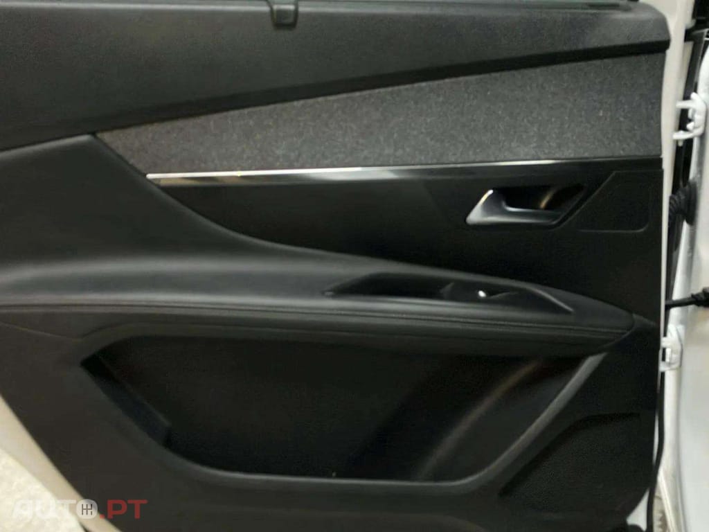 Peugeot 5008 1.5 BlueHDi Allure EAT8