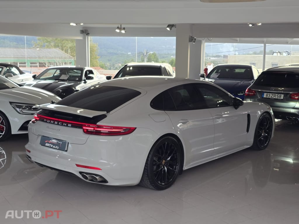 Porsche Panamera 4S Diesel