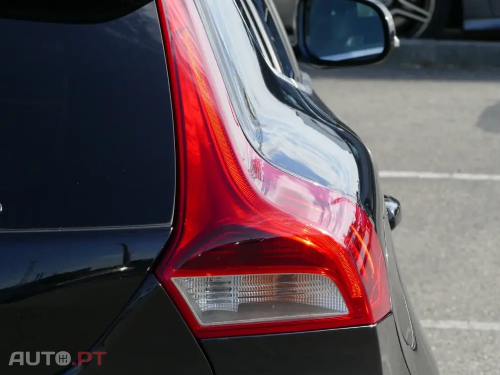 Volvo V40 1.6 D2 R-Design