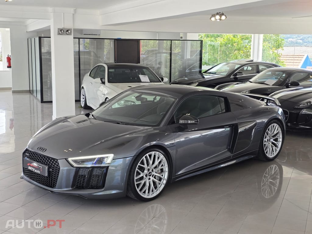 Audi R8 V10 plus 5.2 FSI quattro S tronic