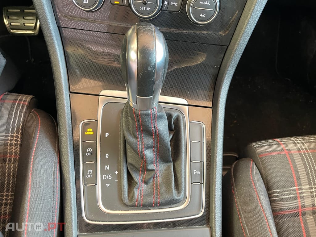 Volkswagen Golf 2.0 TSi GTi DSG Performance