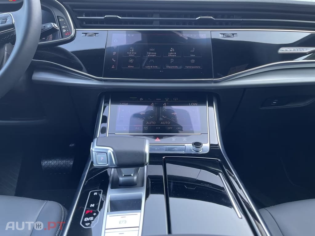 Audi Q7 55 TFSIe quattro S-LINE 