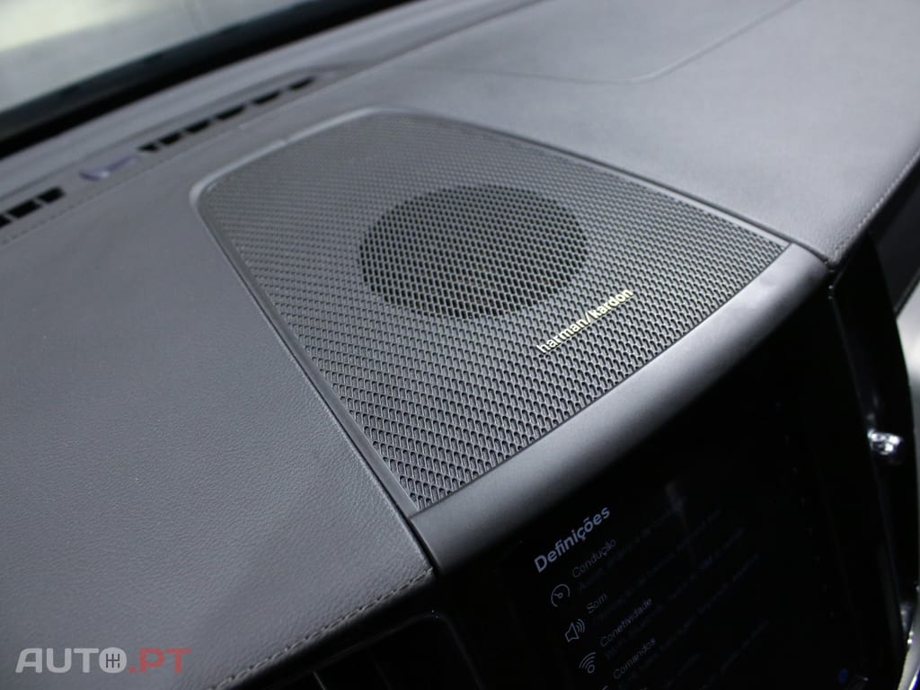 Volvo XC60 2.0 T6 PHEV Plus Dark AWD