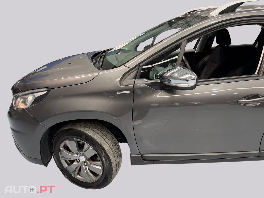 Peugeot 2008 1.2 e-VTi Style