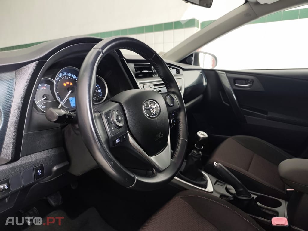 Toyota Auris Touring Sports 1.4 D-4D Comfort+Pack Sport