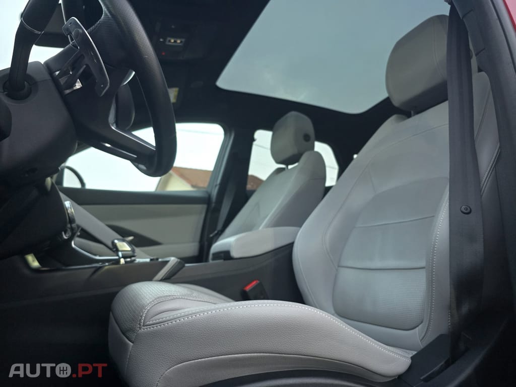 Jaguar E-Pace 1.5 P300e R-Dynamic SE AWD Aut.