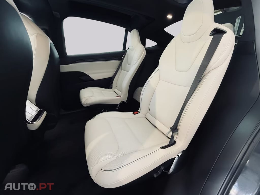 Tesla Model X I.V.A DEDUTÍVEL Plaid