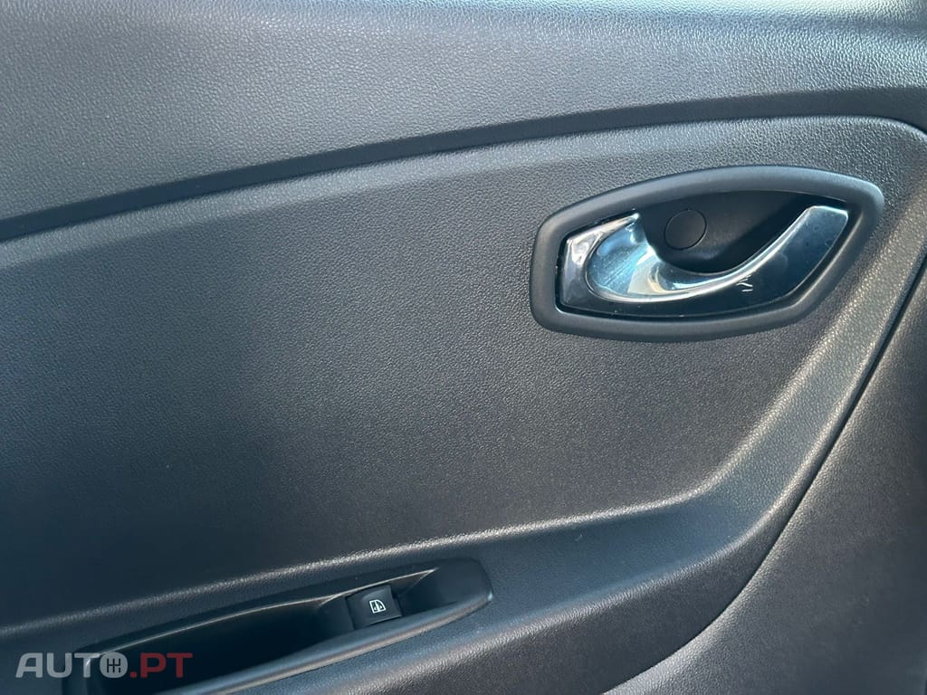 Renault Captur ENERGY TCe 120 LIMITED