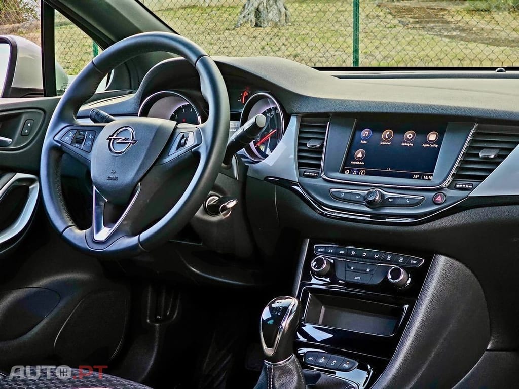 Opel Astra 1.2 T Design & Tech S/S