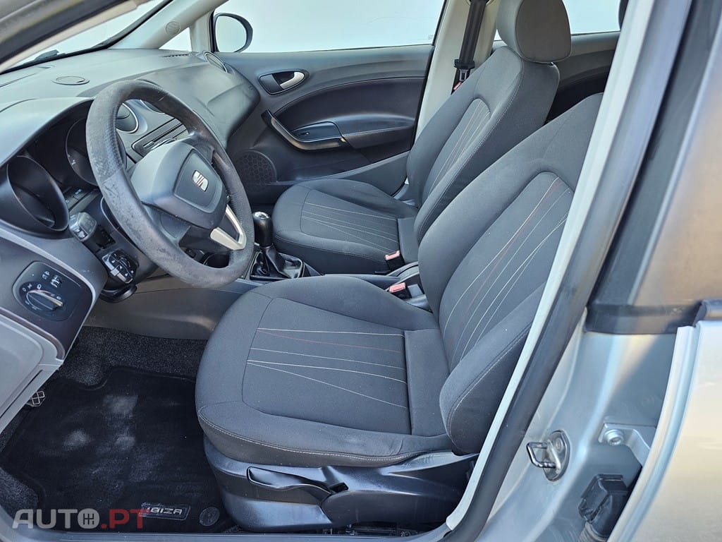 SEAT Ibiza 1.2 TDI CR Ecomotive Reference — fotografia 8
