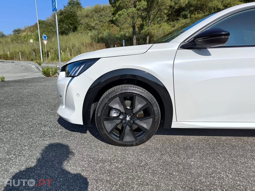Peugeot E-208 50 kWh GT Line