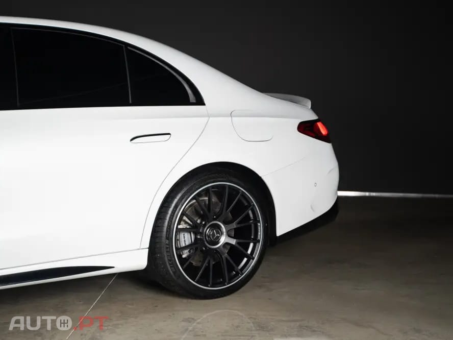 Mercedes-Benz E 53 AMG 4Matic+ SpeedshiftFT TCT 9G