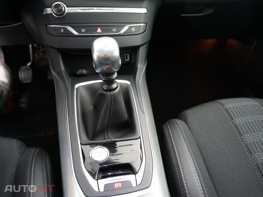 Peugeot 308 1.2 PureTech Allure Full LED