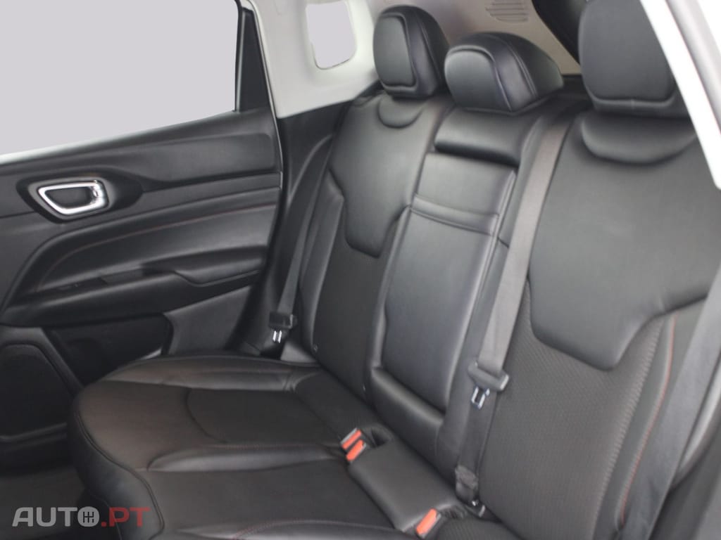 Jeep Compass 1.3 PLUG IN HYBRID 4X4 TRAILHAWK I.V.A DEDUTÍVEL