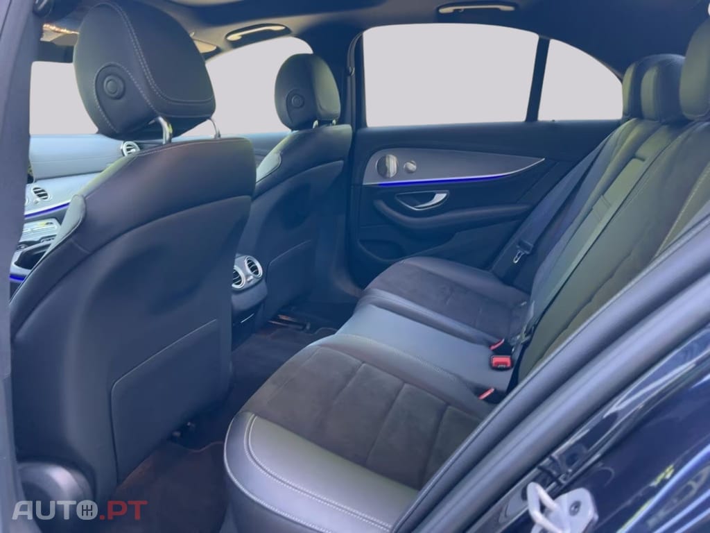 Mercedes-Benz E 300 de AMG-Line I.V.A DEDUTIVEL