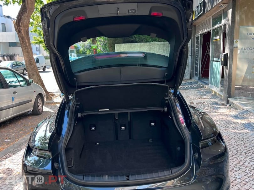 Porsche Taycan Standard