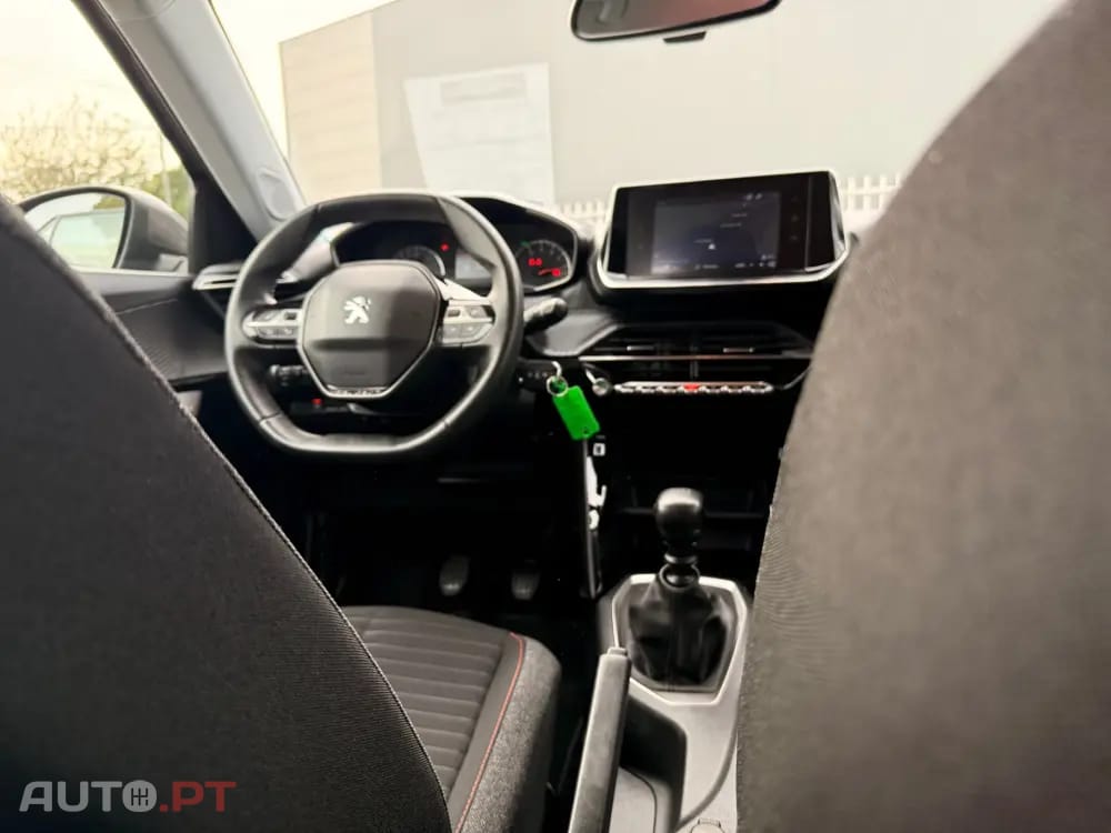 Peugeot 2008 1.2 PureTech Active Pack — fotografia 20