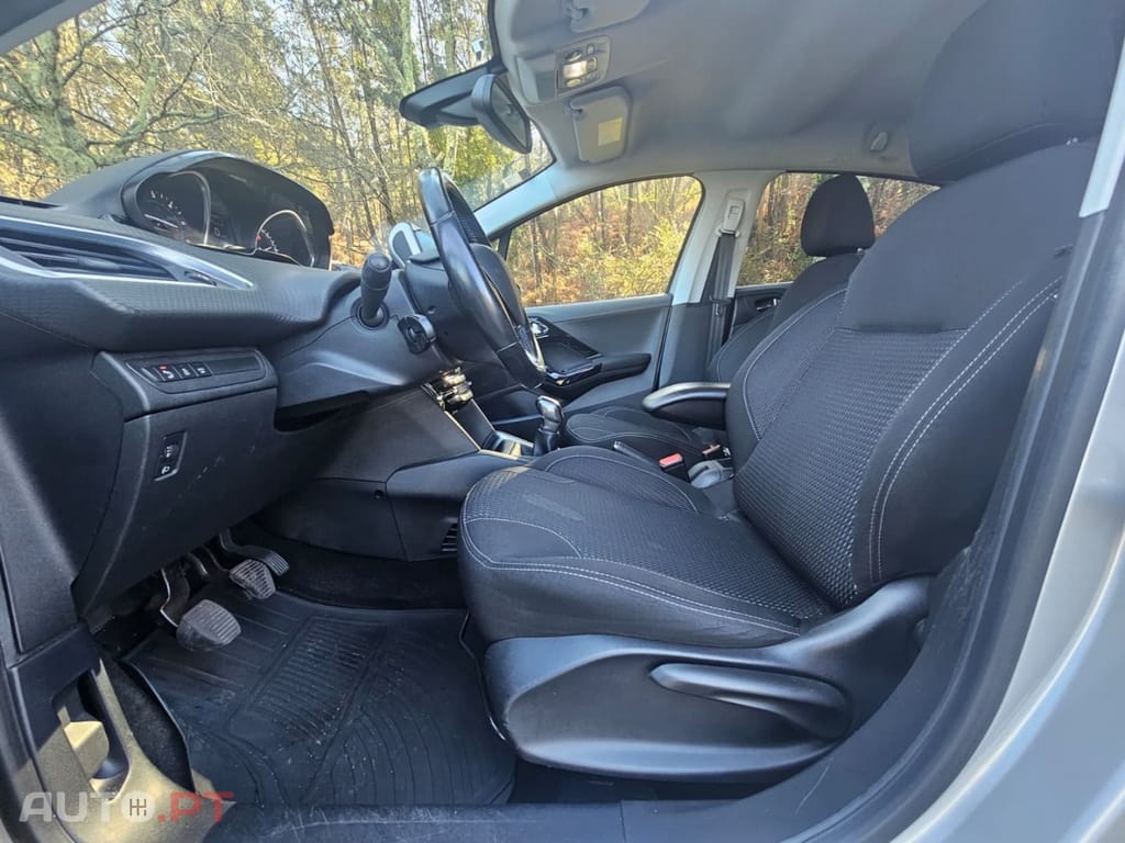 Peugeot 208 Blue-HDi 100 Stop&Start Allure