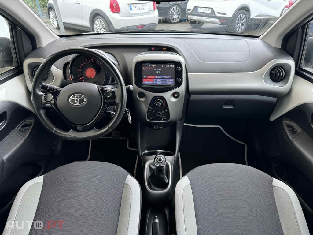 Toyota Aygo 1.0 X-Play Plus