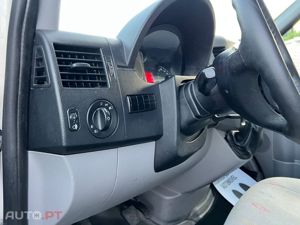 Volkswagen Crafter 35 2.5 TDi 164 Média