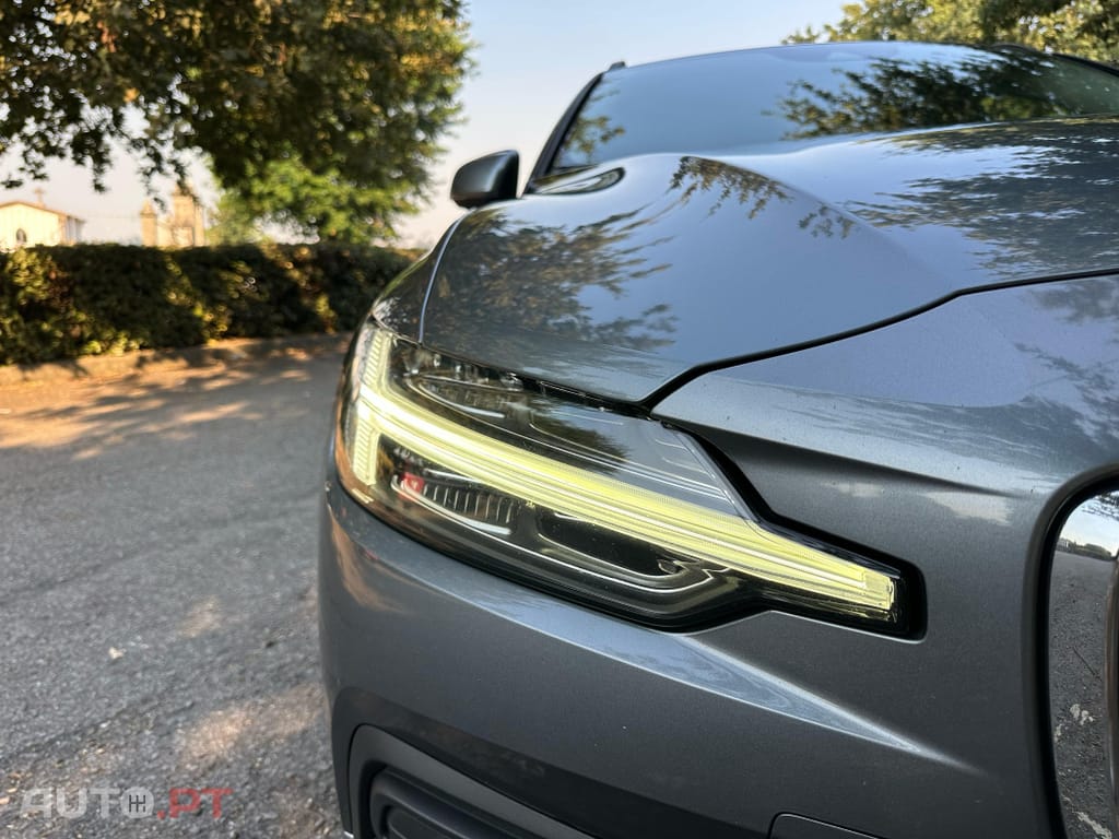 Volvo V60 2.0 D3 R-Design Geartronic