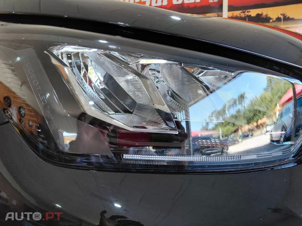 Peugeot 2008 1.2 PureTech Allure Pack