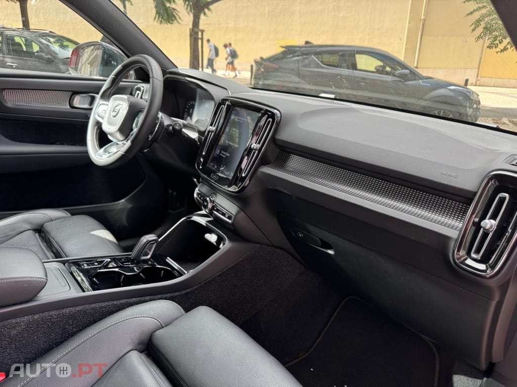 Volvo XC40 2.0 T5 R-Design