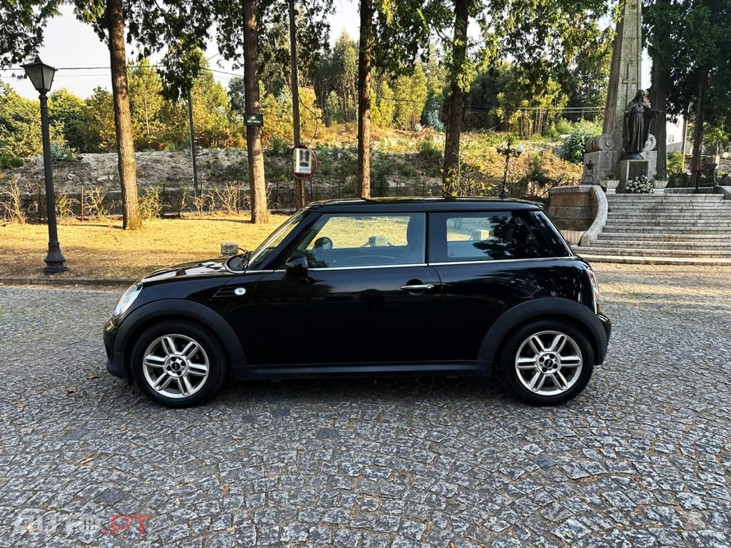 MINI Cooper Cooper D