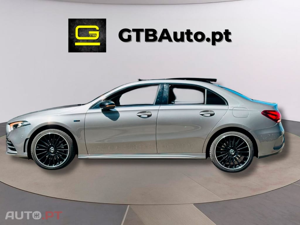 Mercedes-Benz A 250 I.V.A DEDUTIVEL AMG