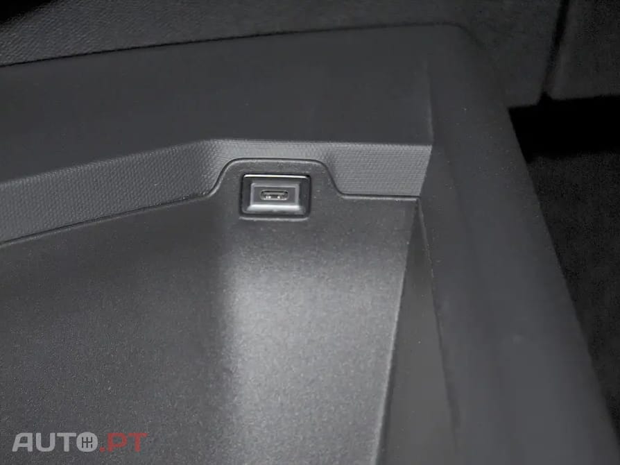 Peugeot 3008 1.2 Hybrid Allure e-DCS6