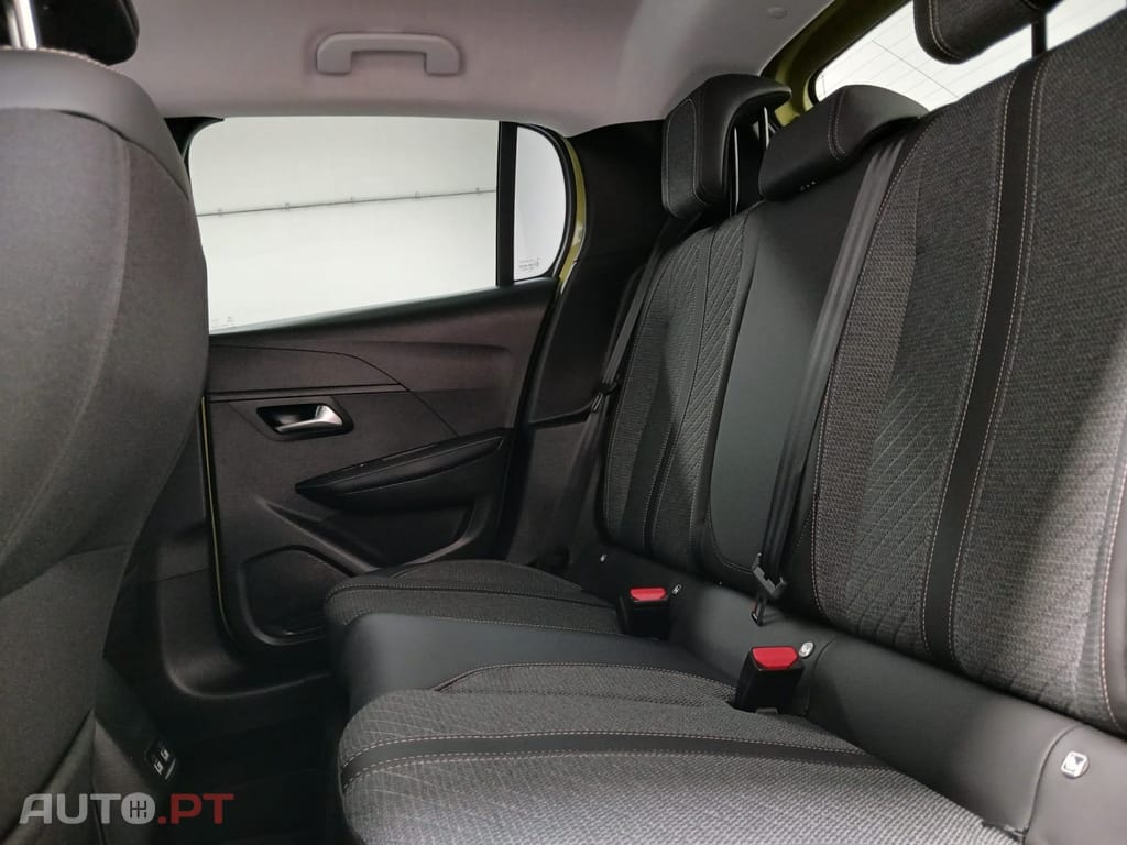Peugeot E-208 50 kWh Style