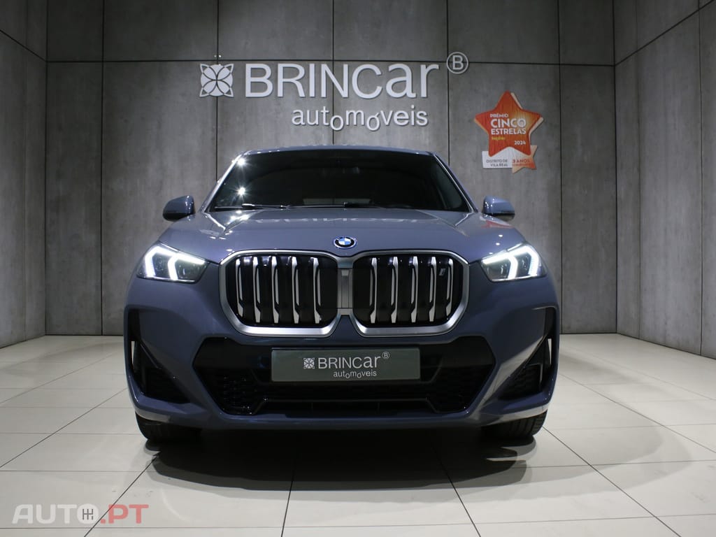 BMW iX1 xDrive30 Pack Desportivo M