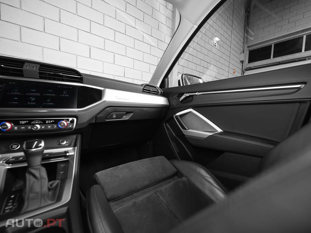 Audi Q3 45 TFSIe S line S tronic