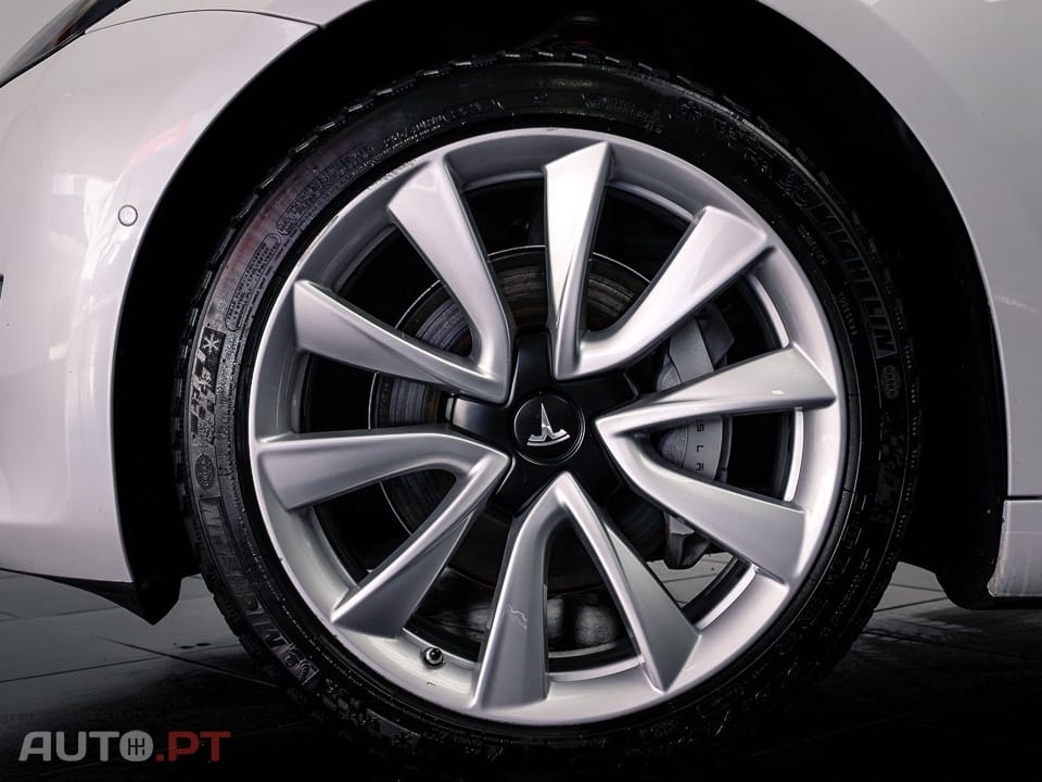 Tesla Model 3 Standard Range Plus RWD