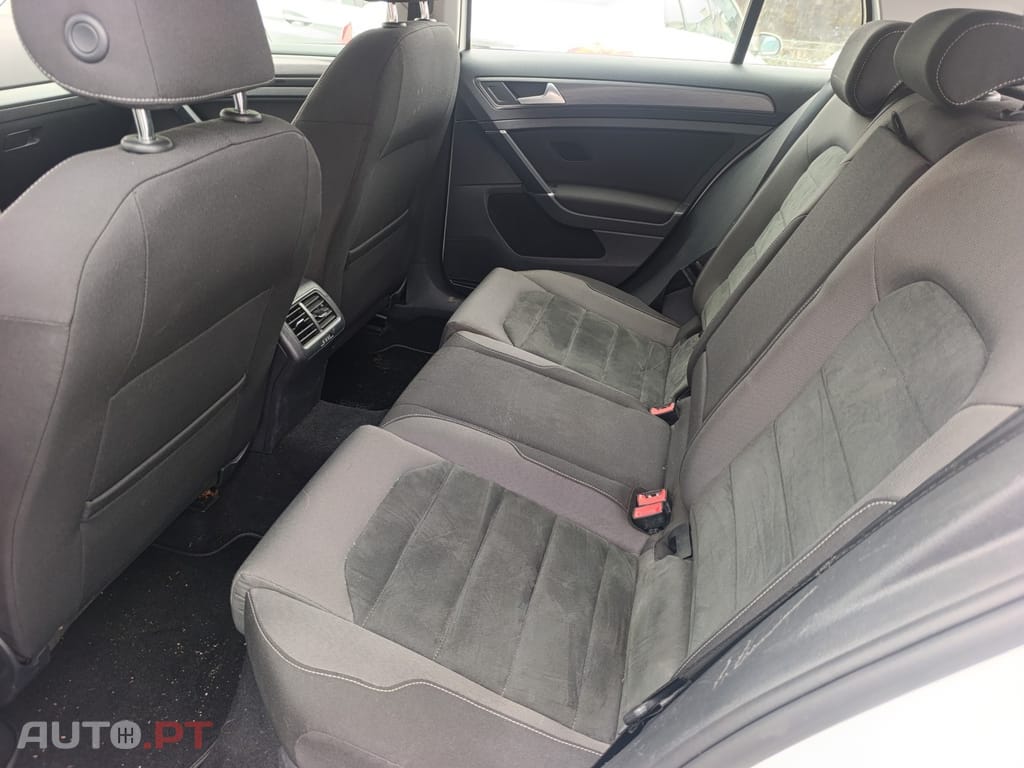 Volkswagen Golf 1.0 TSI Trendline DSG