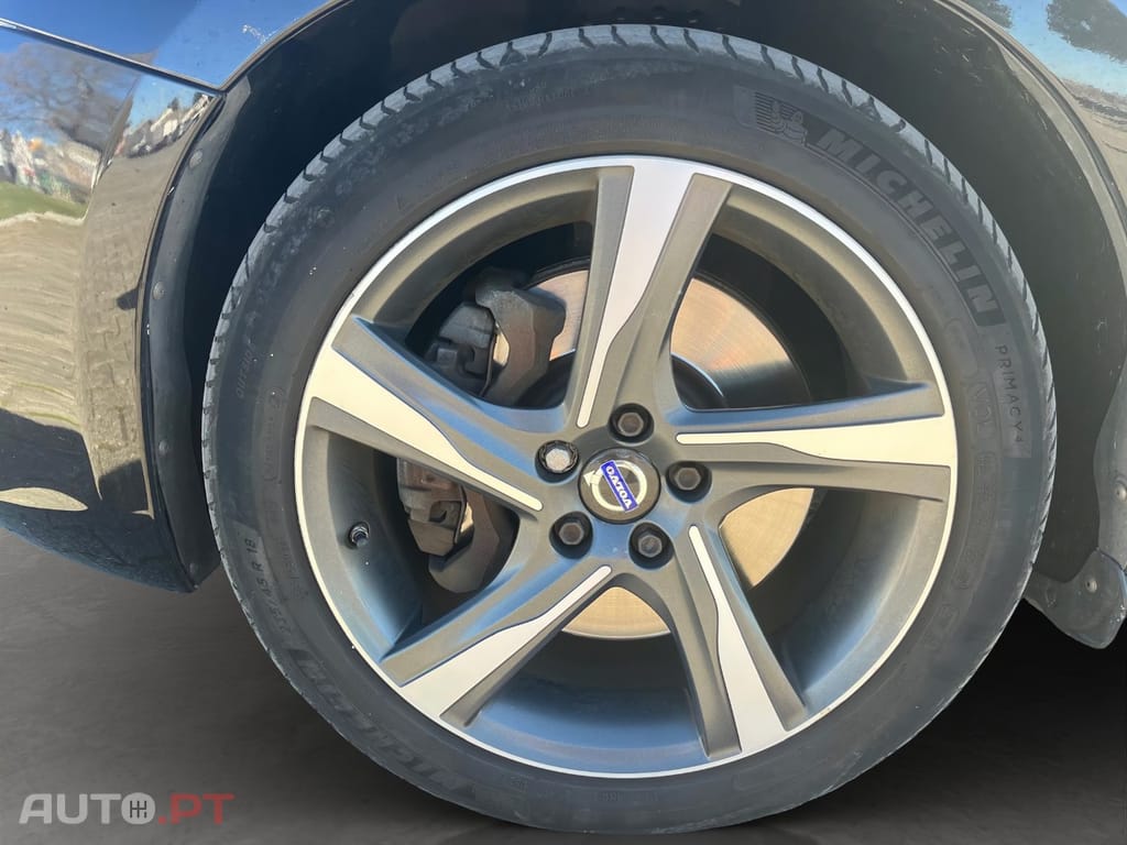 Volvo V60 D6 Twin Engine Geartronic RDesign
