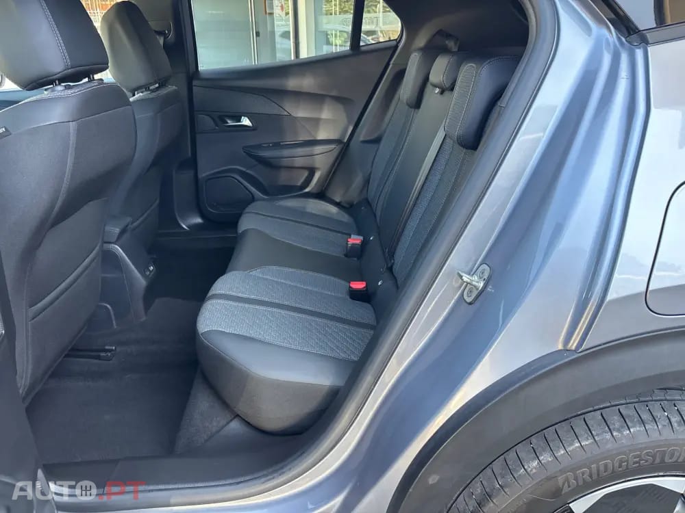 Peugeot 2008 Hybrid 145 e-DSC Allure