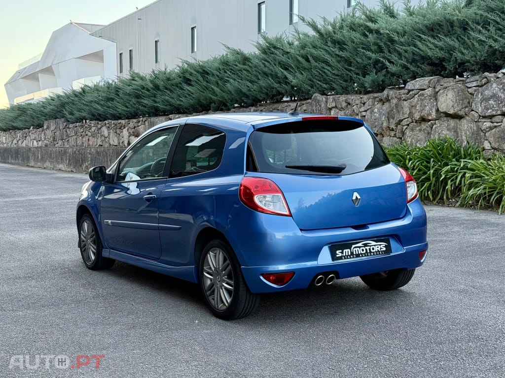 Renault Clio 1.6 16V 130 GT