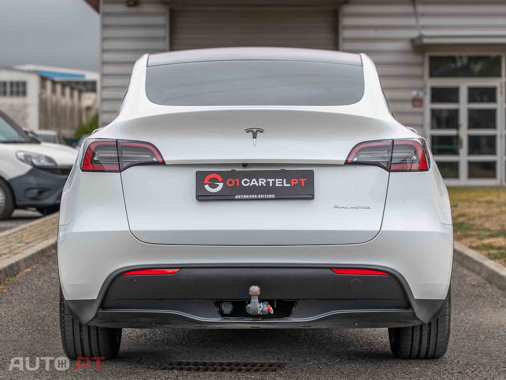 Tesla Model Y Long Range Dual Motor AWD