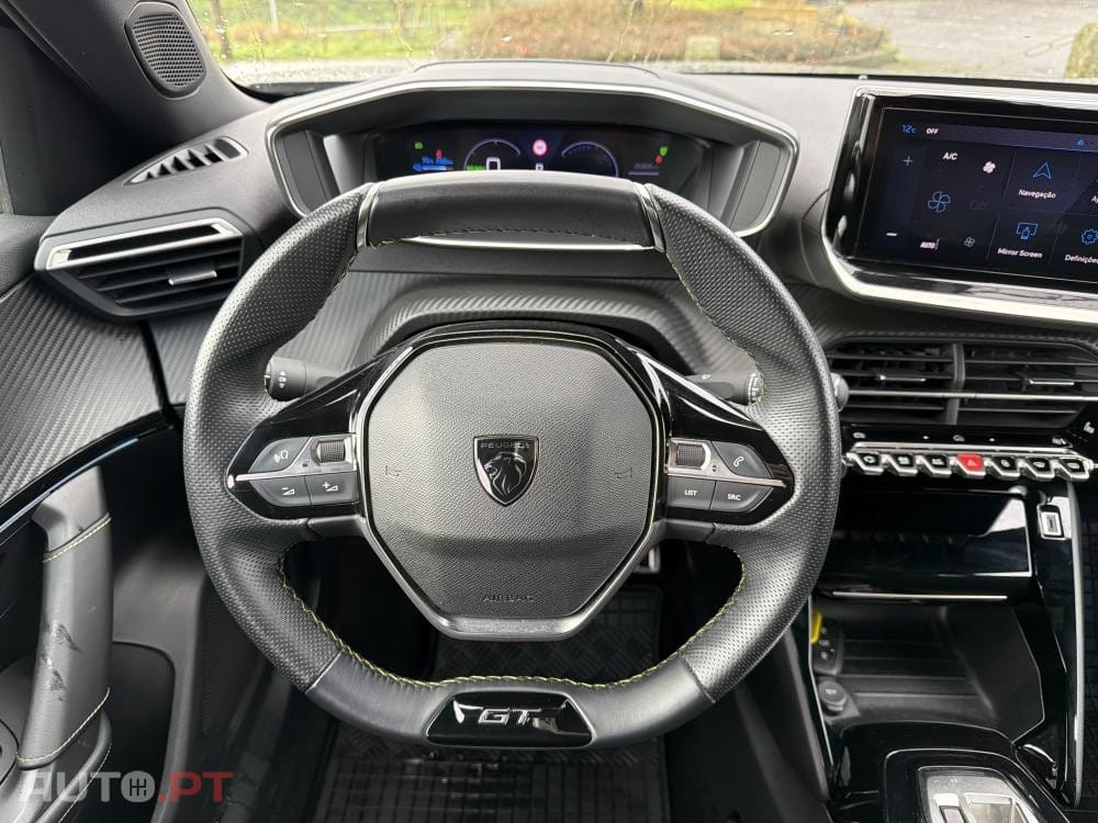 Peugeot E-2008 54 kWh GT