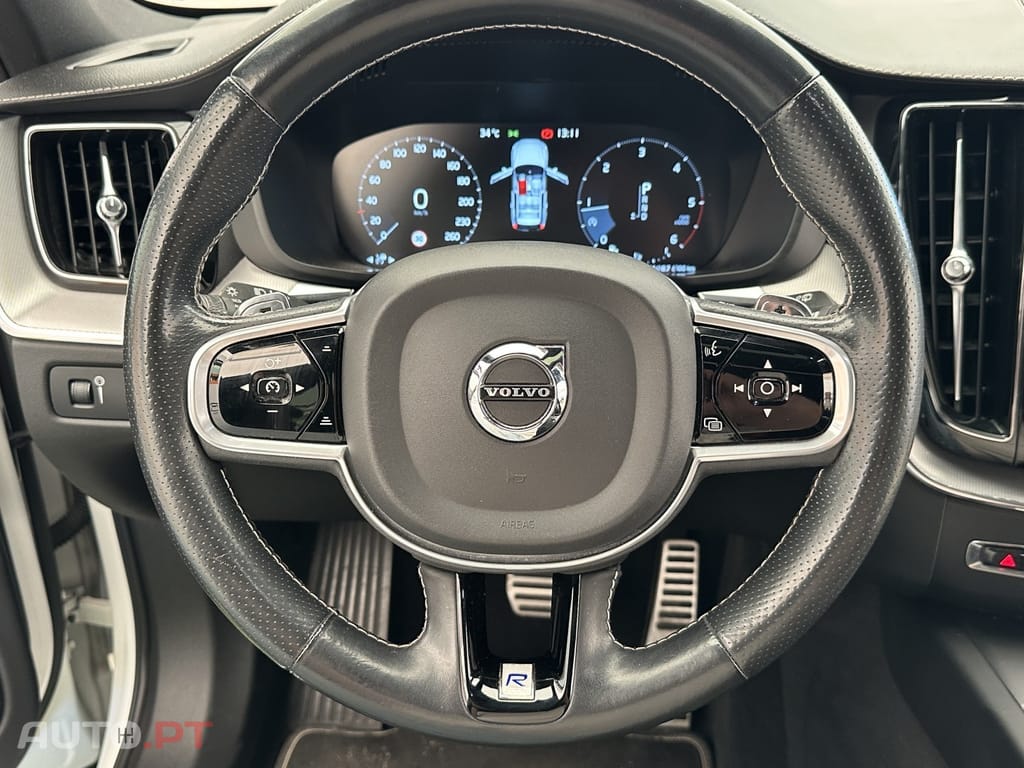 Volvo XC60 2.0 D4 R-Design AWD Geartronic