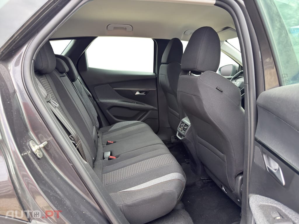 Peugeot 3008 PureTech 130 Stop & Start GPF EAT8 Active Business-Pack