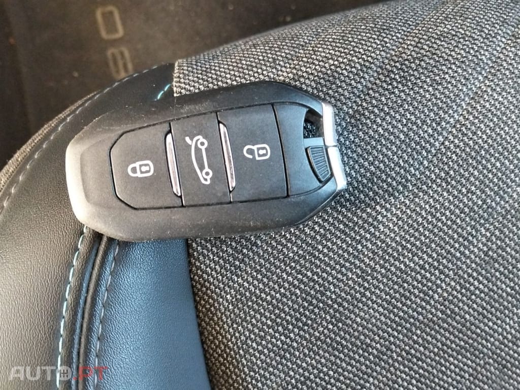Peugeot 408 PureTech 130 EAT8 Allure Pack