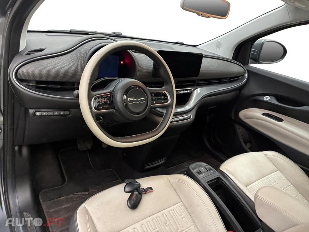 Fiat 500e La Prima